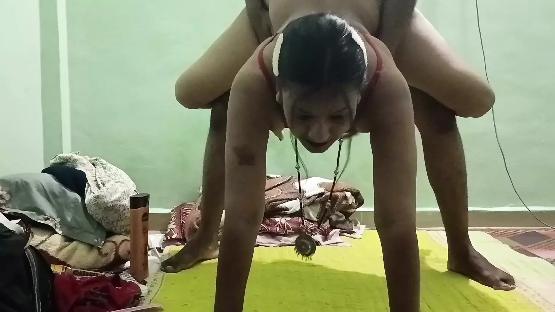 कविता आणि तात्या चा हेलिकॉप्टर शॉट